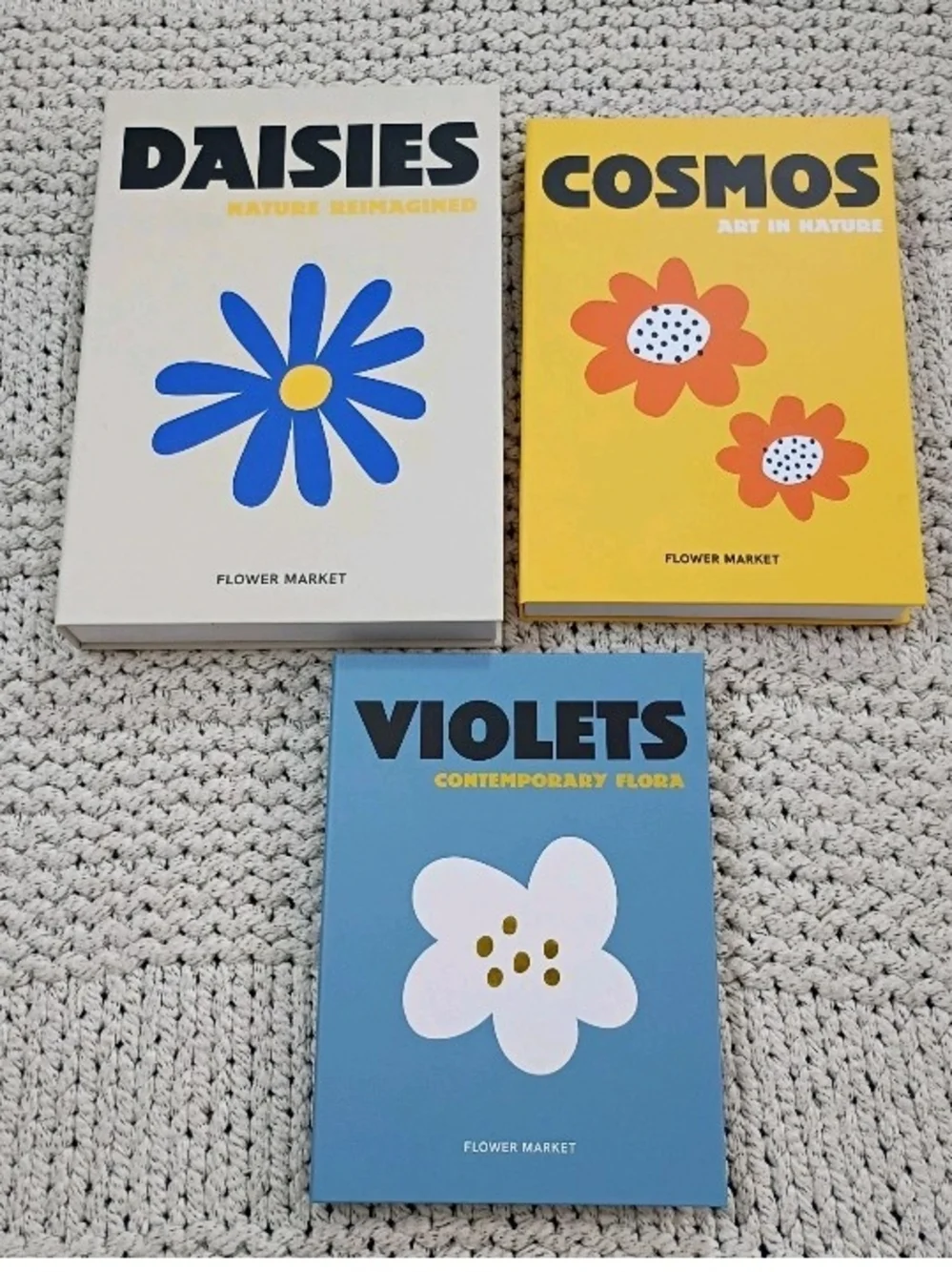 NWT Decorative Nesting Books Daisies, Cosmos& Violets Floral Art Stacking Boxes